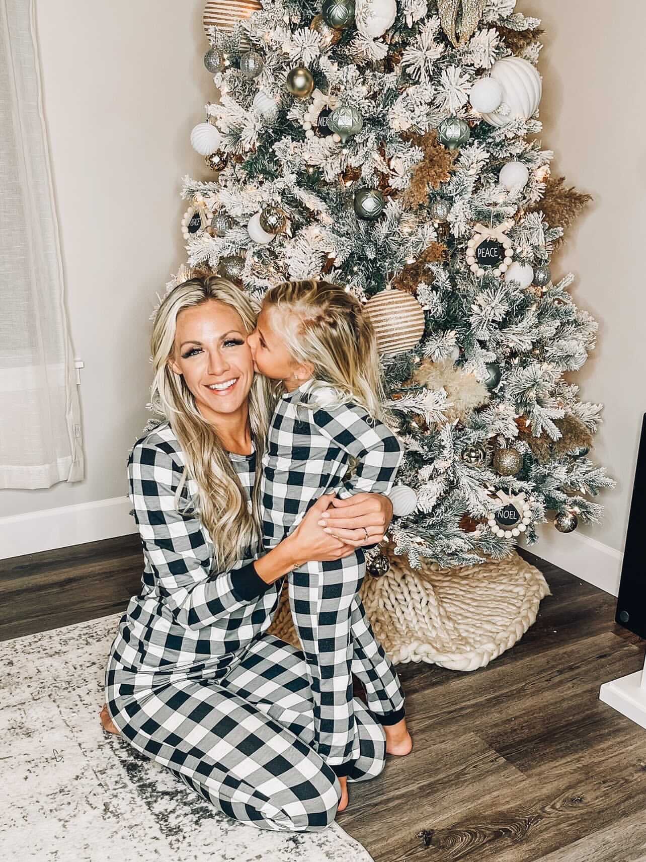 Plaid Mommy & Me pajamas - LITTLE MIA BELLA