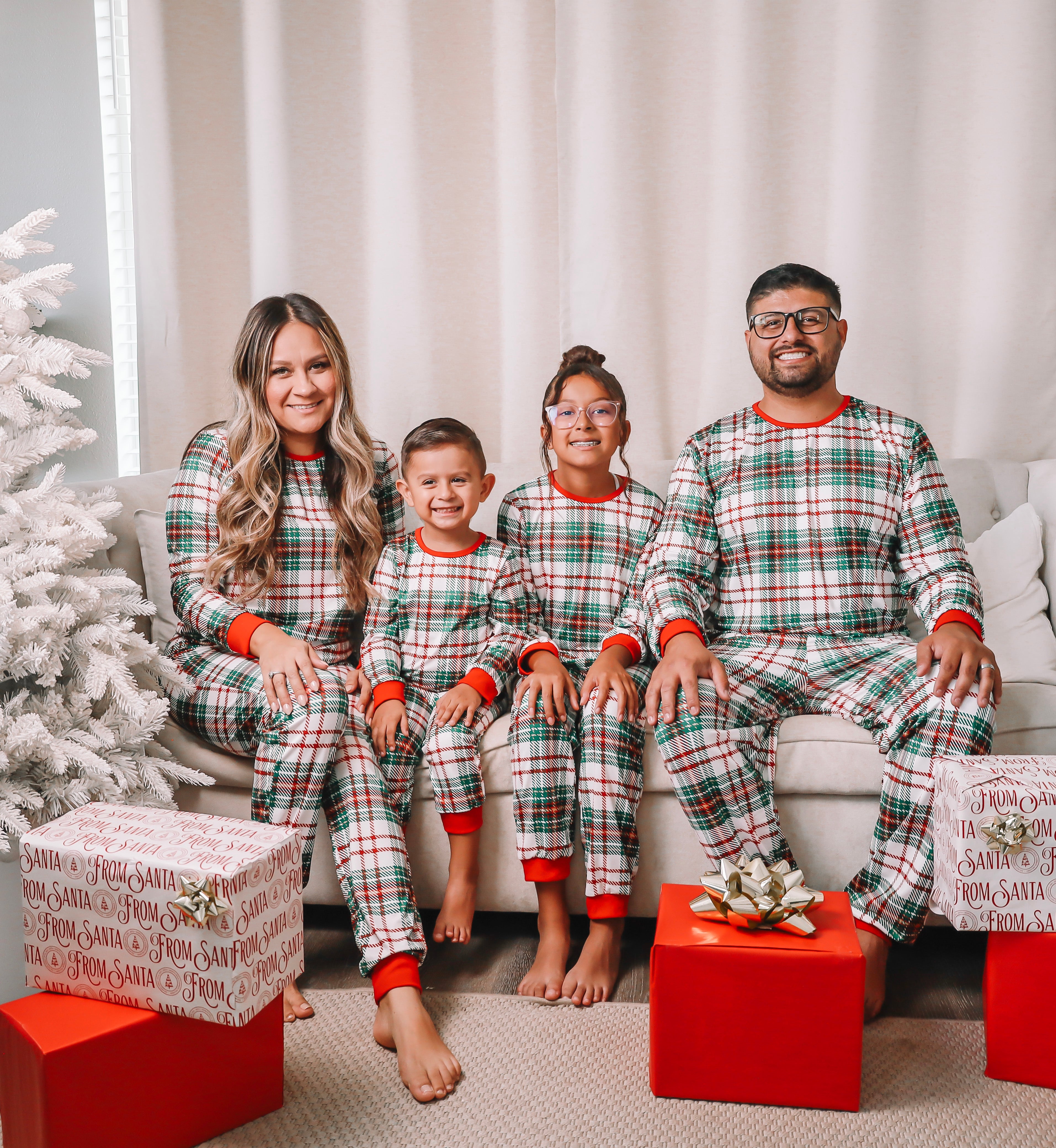 Matching christmas outfits for mom and daughter sale