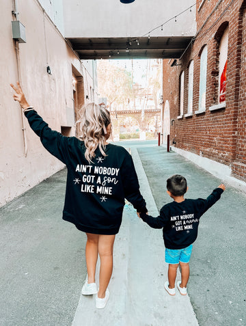 Ain't nobody like my mama / son / daughter - Black - Mommy & Me Oversized Sweatshirts