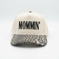 Mommin’ Animal Print Hat – Beige Embroidered Mama Cap, Trendy Mom Hat, Leopard Print Brim, Gift for Moms, Everyday Mom Style